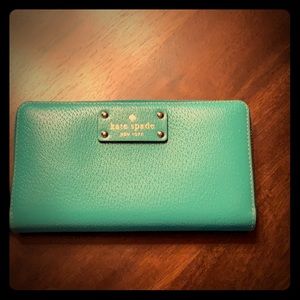 NWOT Kate Spade zip wallet